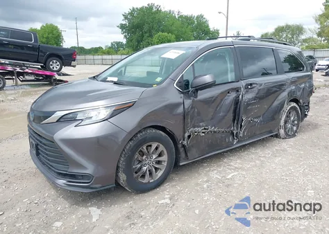 2022 Toyota Sienna Le z USA, uszkodzony, nr VIN 5TDBSKFC8NS062850